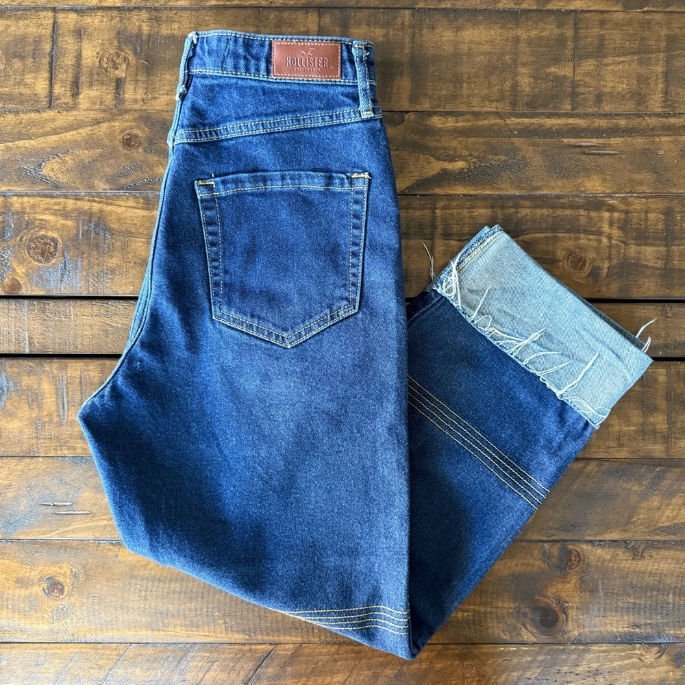 Women’s Hollister High Rise Crop Boyfriend Jeans, Size 3R
